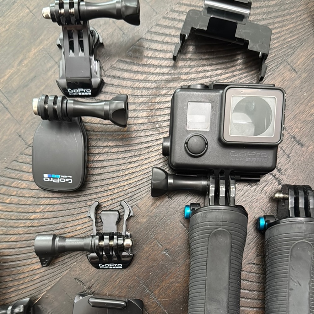 GoPro Hero3+ Silver and Black Set - Picture 3 of 3